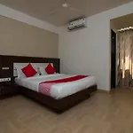 Oyo 37193 Vijay Sagar Deluxe 3*