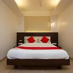 Oyo 37193 Vijay Sagar Deluxe 3*