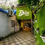 Oyo 62882 Villa Palace