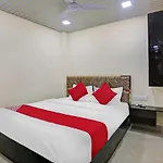 Oyo 85137 Hotel Indigo Inn