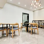 Treebo Trend Avenue Hotel Mumbai