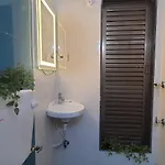 Osi Khar West