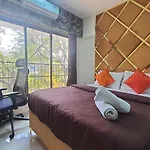 Osi Khar West Mumbai