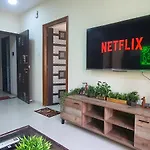 Osi Khar West Apartment