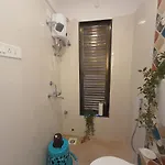 Osi Khar West Apartment *