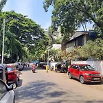 Osi Khar West Apartment