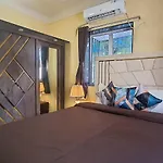 Osi Khar West Apartment