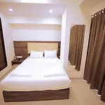 Precious Pearl Hotel