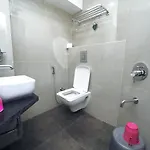 Precious Pearl Hotel 2*