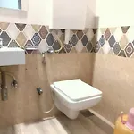 Almas 24 Aircondition Hostel