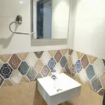 Almas 24 Aircondition Hostel Mumbai