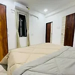 Luxe-bnb Near Airport Homestay *