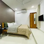Luxe-bnb Near Airport * Mumbai