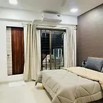 Homestay Luxe-bnb Near Airport *