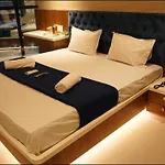 Elegance Hotel 4*