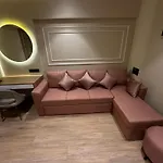 Rudraya Homes - Cozy Premium Serviced Apartments Khar - Next To Bandra