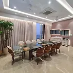 Kova Luxury Service Apartment