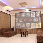 Stayhaven Aqua With Pvt Theatre & Pool Villa Mumbai