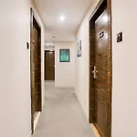Hotel Super Collection O Andheri Near Western Express Highway