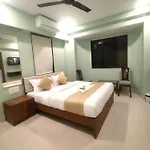 Everest And Hotel 3*