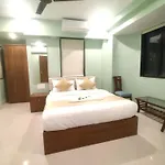 Hotel Everest And Mumbai