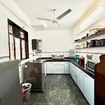 Apartment Yepplo Service - Mumbai- Private Kitchen & Daily Housekeeping Service