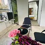 Luxe-bnb Near Airport Homestay