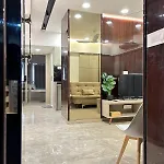 Downtown 1Bhk Luxury Apartment In Mahalaxmi 602