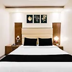 Super Collection O Andheri Near Western Express Highway Hotel 4*