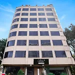 Hotel Super Collection O Andheri Near Western Express Highway