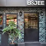 Modern 2 Bedroom Bandra Trendy Location Apartment *