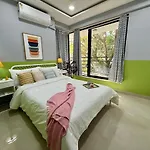 Apartment Modern 2 Bedroom Bandra Trendy Location Mumbai