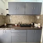 Apartment Modern 2 Bedroom Bandra Trendy Location