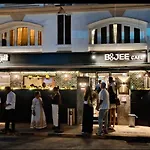 Modern 2 Bedroom Bandra Trendy Location * Mumbai