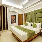 Radiant Hotel,Andheri East Terminal 1,2