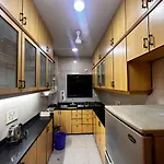 Apartment In Lokhandwala #014 *