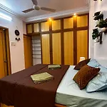 Apartment In Lokhandwala #014 *