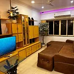 Apartment In Lokhandwala #014 *