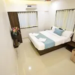 Urban Nest Hotel 3*