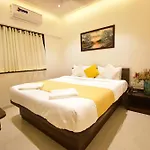Urban Nest Hotel 3*