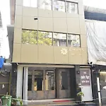 Urban Nest Hotel 3*