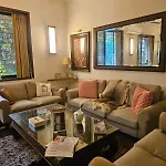 The Beautiful Bollywood 2bhk In Bandra * Mumbai
