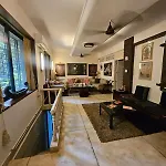 The Beautiful Bollywood 2bhk In Bandra Apartment *