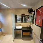 The Beautiful Bollywood 2bhk In Bandra *