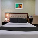 Oyo Blue Sapphire Residency Near Chhatrapati Shivaji International Airport 3*