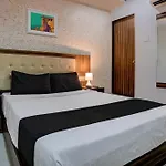 Oyo Blue Sapphire Residency Near Chhatrapati Shivaji International Airport 3*