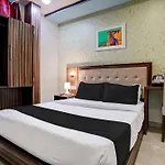 Oyo Blue Sapphire Residency Near Chhatrapati Shivaji International Airport