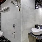 Oyo Blue Sapphire Residency Near Chhatrapati Shivaji International Airport Hotel