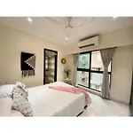 Apartment Kakad Classic 360, 16th Rd, Pali Village, Khar West By Connekt Homes