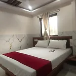 Samrat Palace 2 3*